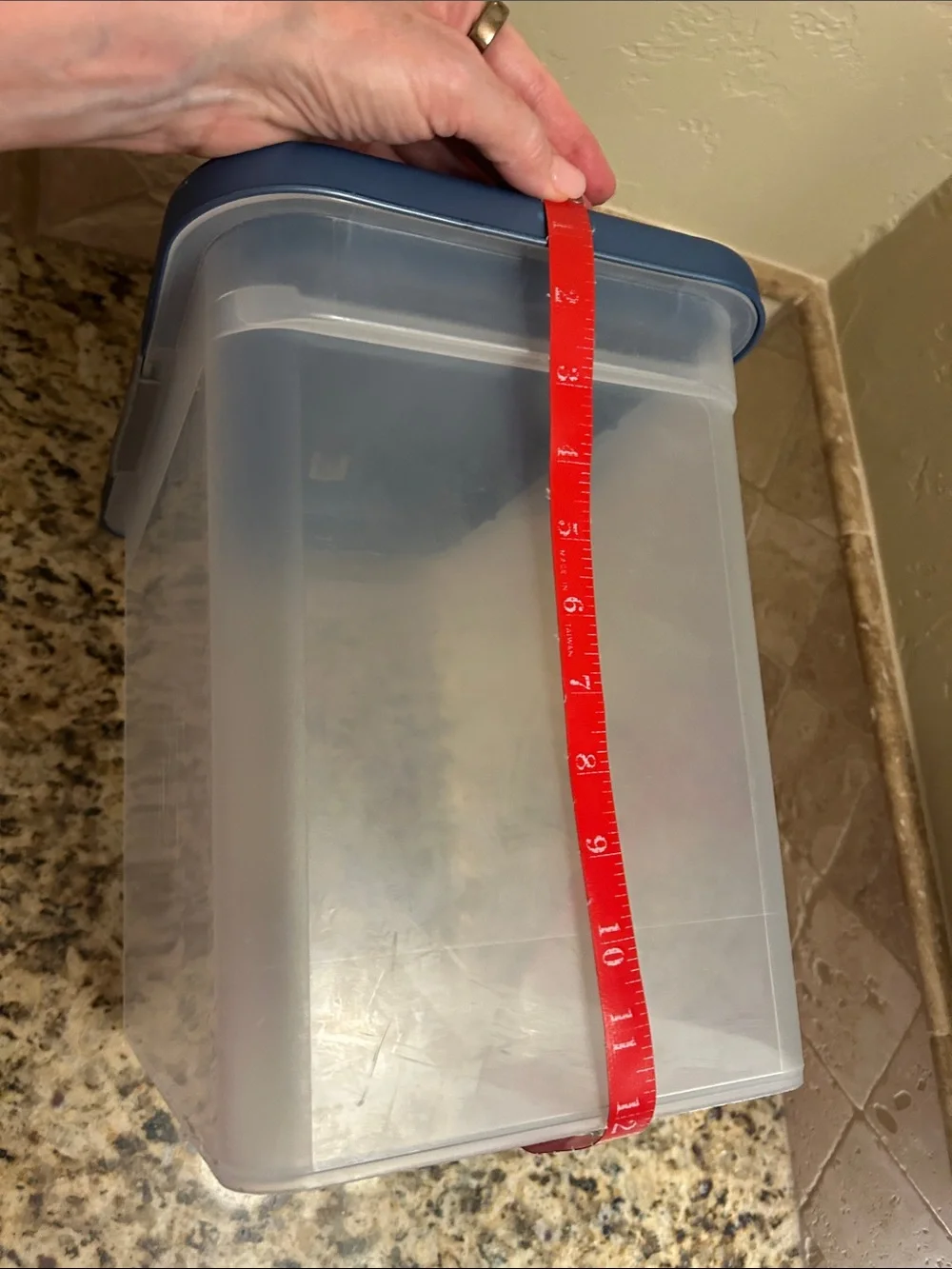 Sterilite Storage Lid with Gold Handle Accent